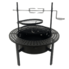 Musta pyöreä Black Flame Rotisserie ulkotulisija reikäisellä laskutasolla, grillausritilöillä ja paistovartaalla valkoisella taustalla