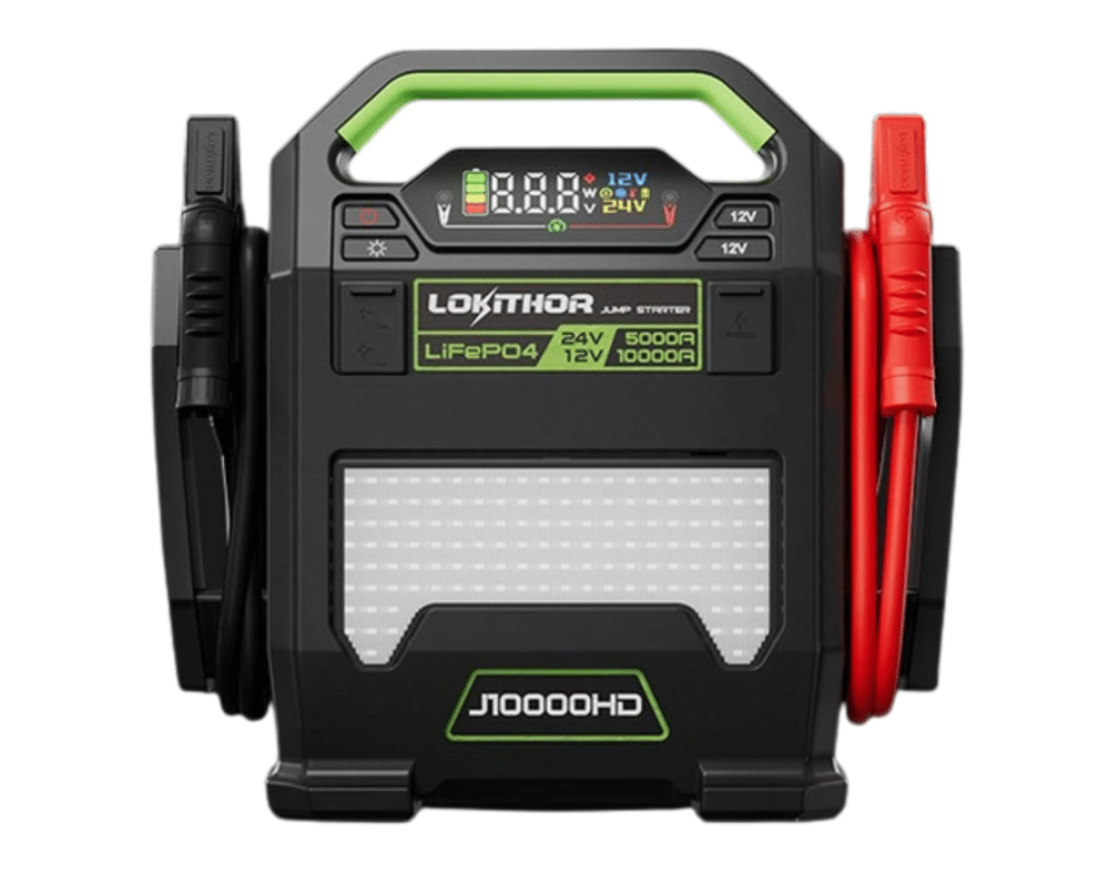 Lokithor J10000HD 12/24V LiFePO4 apukäynnistin mustalla muovikotelolla, digitaalisella näytöllä, vihreillä yksityiskohdilla, kirkkaalla LED-valopaneelilla sekä punaisilla ja mustilla käynnistyskaapeleilla varustettuna